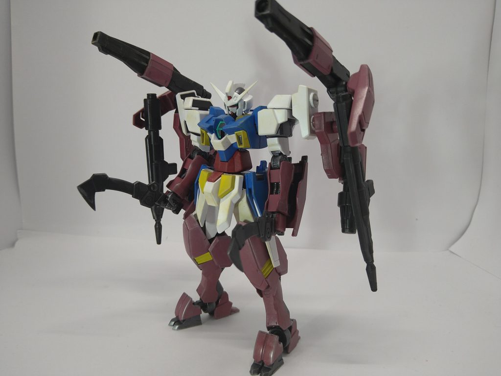 武装はアサルトナイフとマシンガン､ショートバレルの3つになります。各武装は全て肩にマウント可能です。