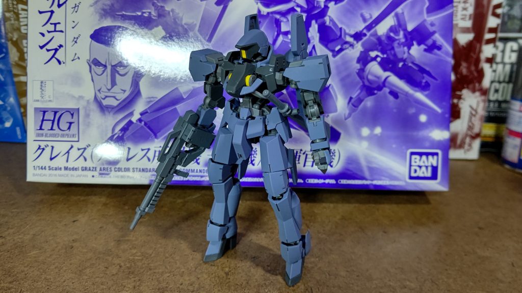 リアクター部、頭部センサー等の部分塗装で仕上げております。(一般機仕様)