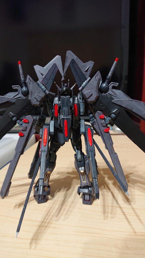 ストライクとラブファントムはバックパックの形が違うのでどうしようかと思い、とりあえずユニバースブースターに穴を開けたら想像以上に良い結果になった。