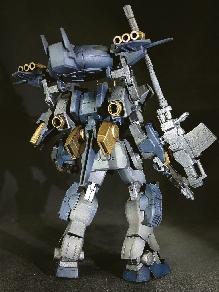 この武装がてんこ盛り感が敬遠してた理由です。