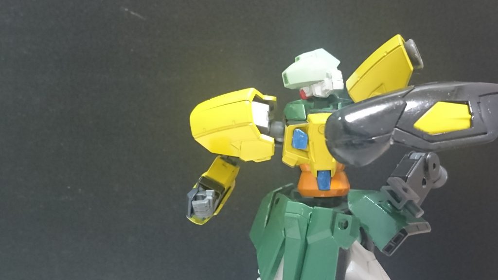 シールドはウィングガンダムの物を改造し、こいしちゃんの帽子風に色を塗ってみましたでもこいしちゃんって盾に使わずにこんな感じで殴るのに使いそうですよね...w