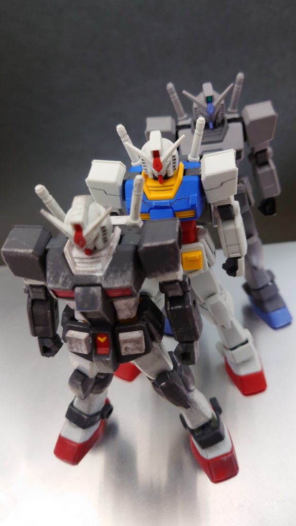 RX-78-2のみ成形色ですが一番派手ですね。