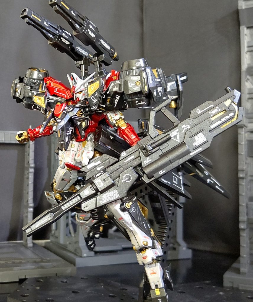 大型マシンガンライフルこの機体の主力武器です、ルプスの滑空砲とジュピターヴのマシンガンを組み合わせています