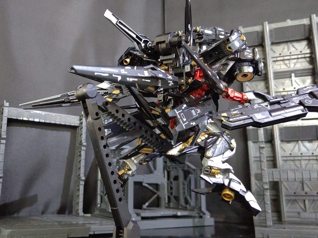 背面には拡張キットやヴィダールのスラスターを盛り付けています次に武装の紹介です