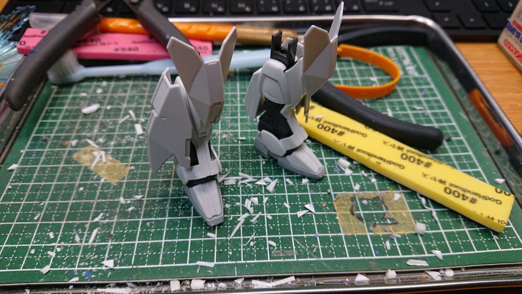 スターゲイザーの足だけでは少し細いなと感じたので、ネプテイトアーマーの足から移植してやりました。