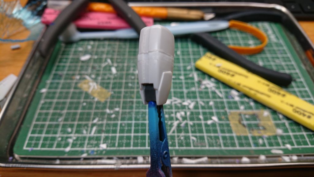 全体のバランスを見た時、太股部分が短く感じたので、2mm延長しました。