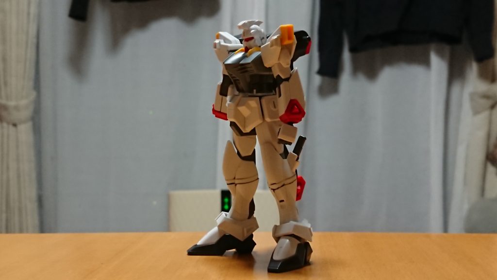 足を延長しました。これでバランス良くなったのではないかと思ってます。