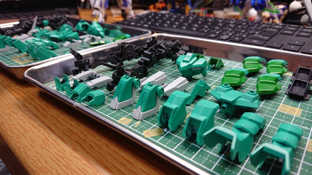 塗装完了。塗り終わったものをこうやって並べるのがすごい好き。