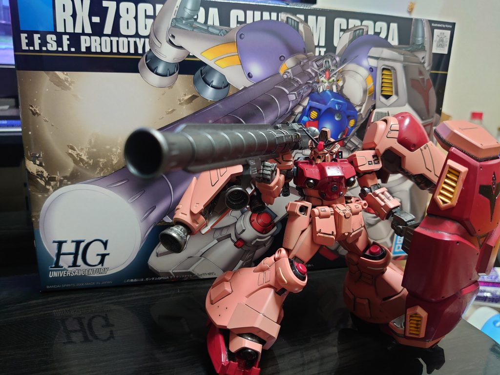 最後はパッケージと同じスタイルで。ガンメタで塗装した武器ってカッコイイと思ってます……