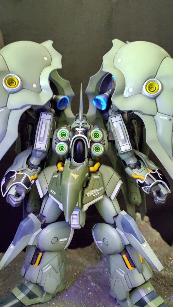 モノアイ、バーニア、メガ粒子砲には蛍光塗料を使ってます