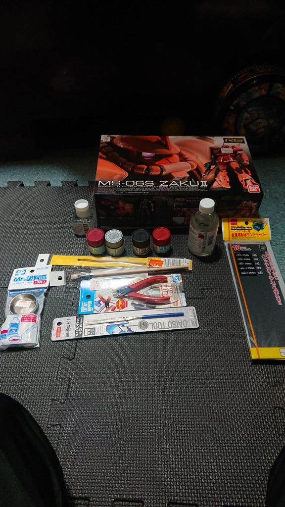 最初は、昔を思い出しながら筆塗りだけで仕上げようと……