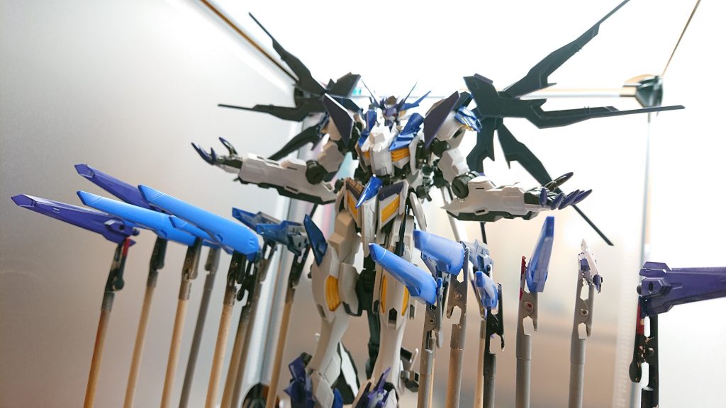 さらにドラグーンを発射することで予測不能の攻撃を繰り出し、一瞬で敵の大軍隊を壊滅させてしまう