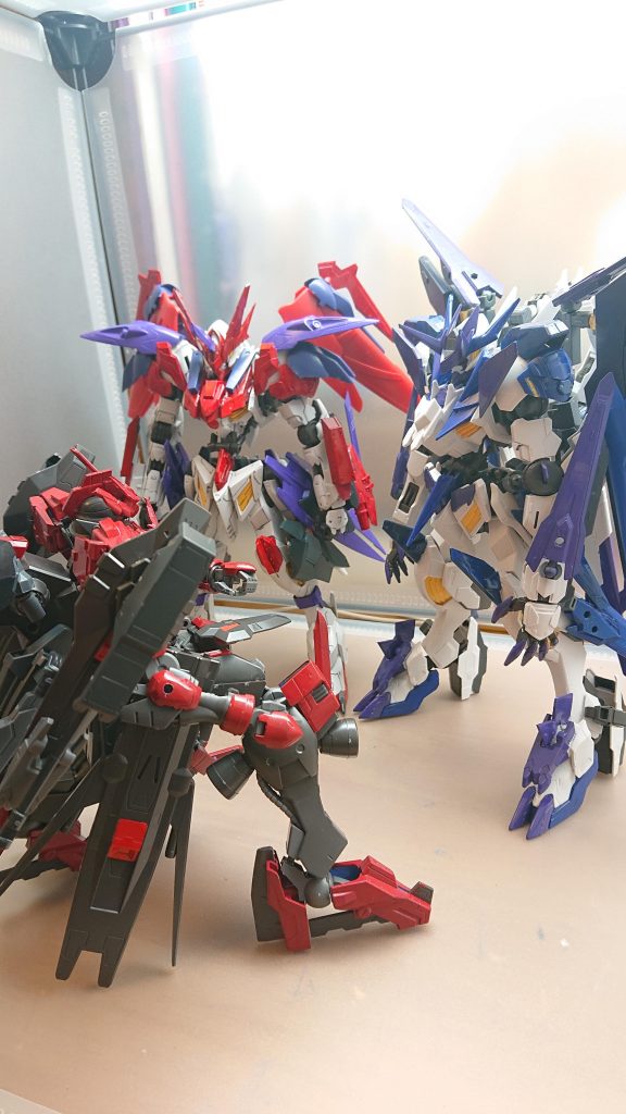 二極災に忠誠を誓うヴィダールブラッド実は彼女はディザイアがエデンを監視することを目的に電子生命体の女性を操っていたのだ彼女の性格が凶暴な理由もディザイアの洗脳が原因と思われる