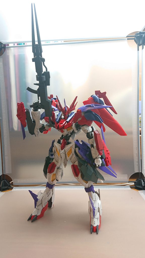 狙撃も得意としており、銃を錬成して遠距離攻撃を仕掛ける