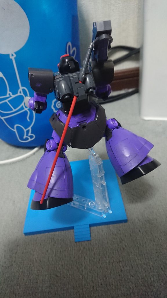 重力下、宇宙問わず使用できた本機だったが、お馴染みのドムが制式採用されたため、この機体の存在は闇に葬り去られてしまったのだった。