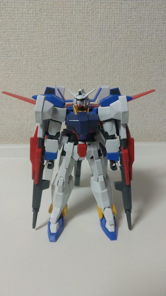 シールドライフルの代わりにダブルバレットの両肩サイドバインダー流用した『B&Sライフル』。隠れていますが両肩にAGE3の腕部装甲を流用したサーベルサックが設置されています。