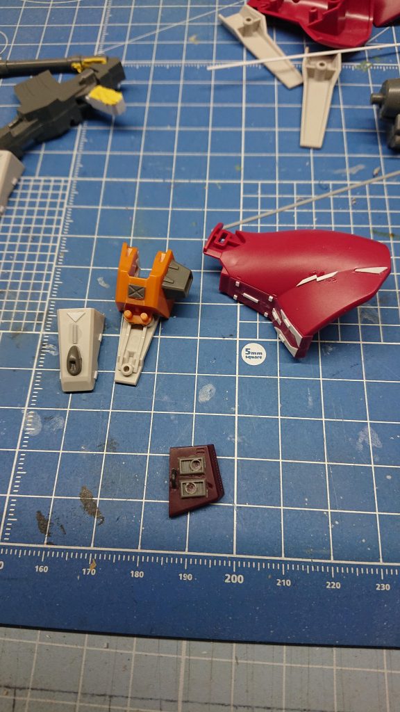 なんと、リゼルの足(靴の部分)がポン付けできるのであった。(ポリキャップはガルバルディのを使用。それもリゼルの靴にポン付け)