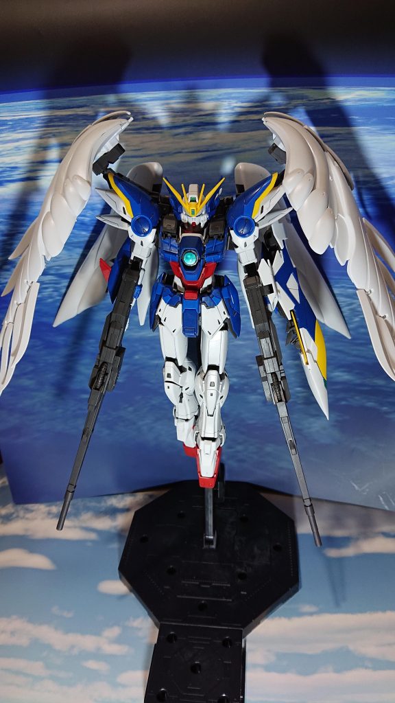 背景にできた影が個人的にお気に入り❤️ ただ組んだだけですがかっこいい・・ova観たくなります！余談ですが店頭で見かけて即座に購入しんですよねぇ。コンビニのように1分程しかお店に居なかったかもw 