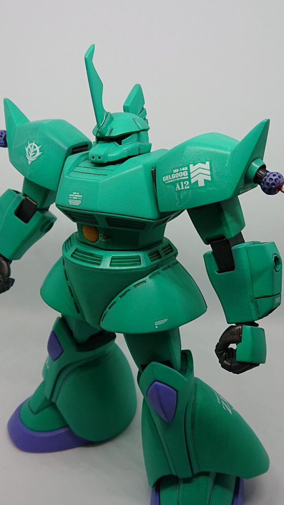 スケール感全く無視で肩にエルメスのビットを仕込みました。ビットはこんなに小さくないんですが…