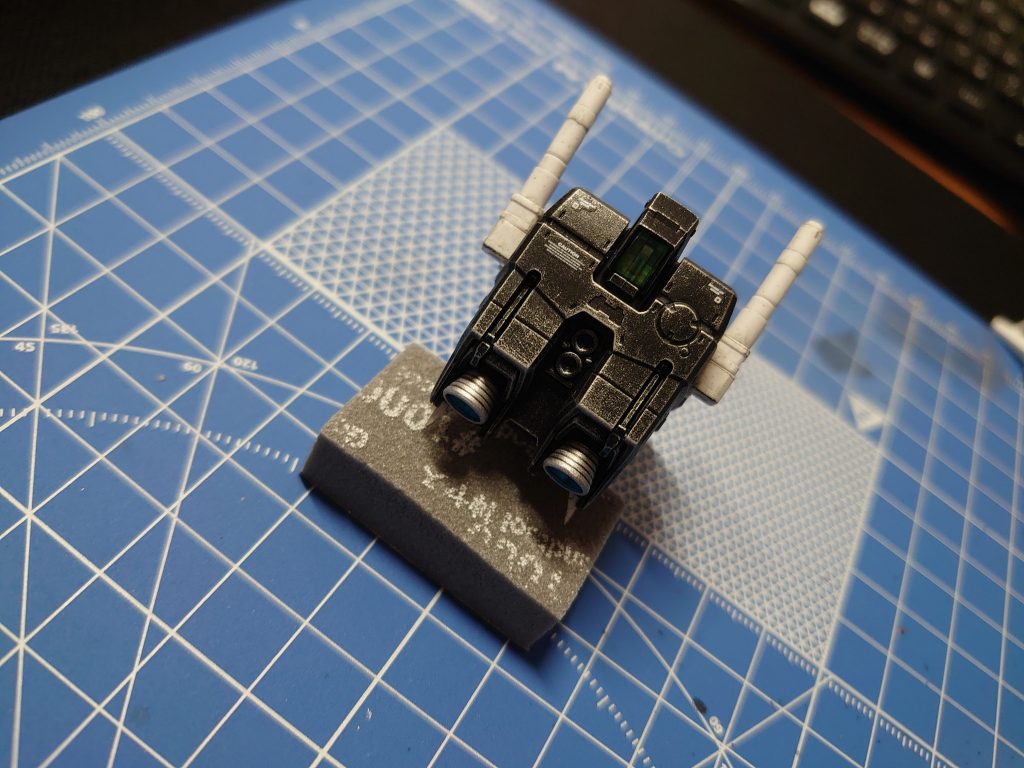 クリアパーツは裏側をメタリックグリーンで塗装しました。ブログに制作日記をつけていますので興味があればぜひ！