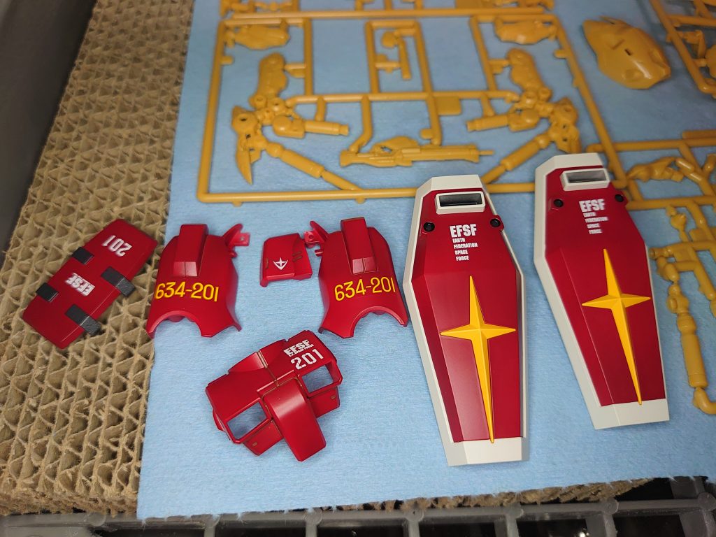 マーキングデカール貼り貼り。