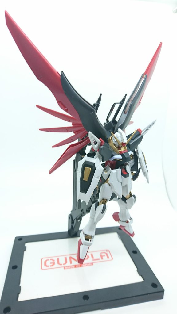 かつて、運命に抗うべく戦場に振り下ろされた最強の剣正義によって打ち砕かれたが、彼の遺志はまだ息を潜めている。