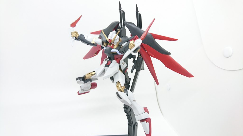 RQM60F フラッシュエッジ2 ビームブーメランアスカ機と同様の武装。深紅のビーム刃を発生させる。