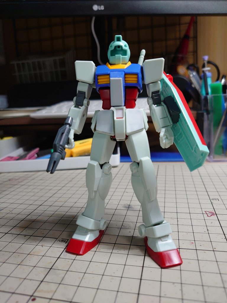 腰の加工が大変な感じになりそうだったので、簡単に雑なプラ板工作しました。