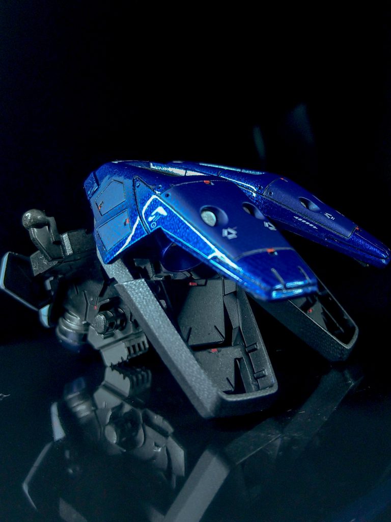 腰部分のバーニア内部にもエッチングパーツを使用