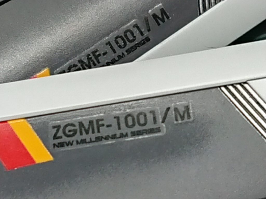 ／のデカールが無かったのでココだけ手書きになりました