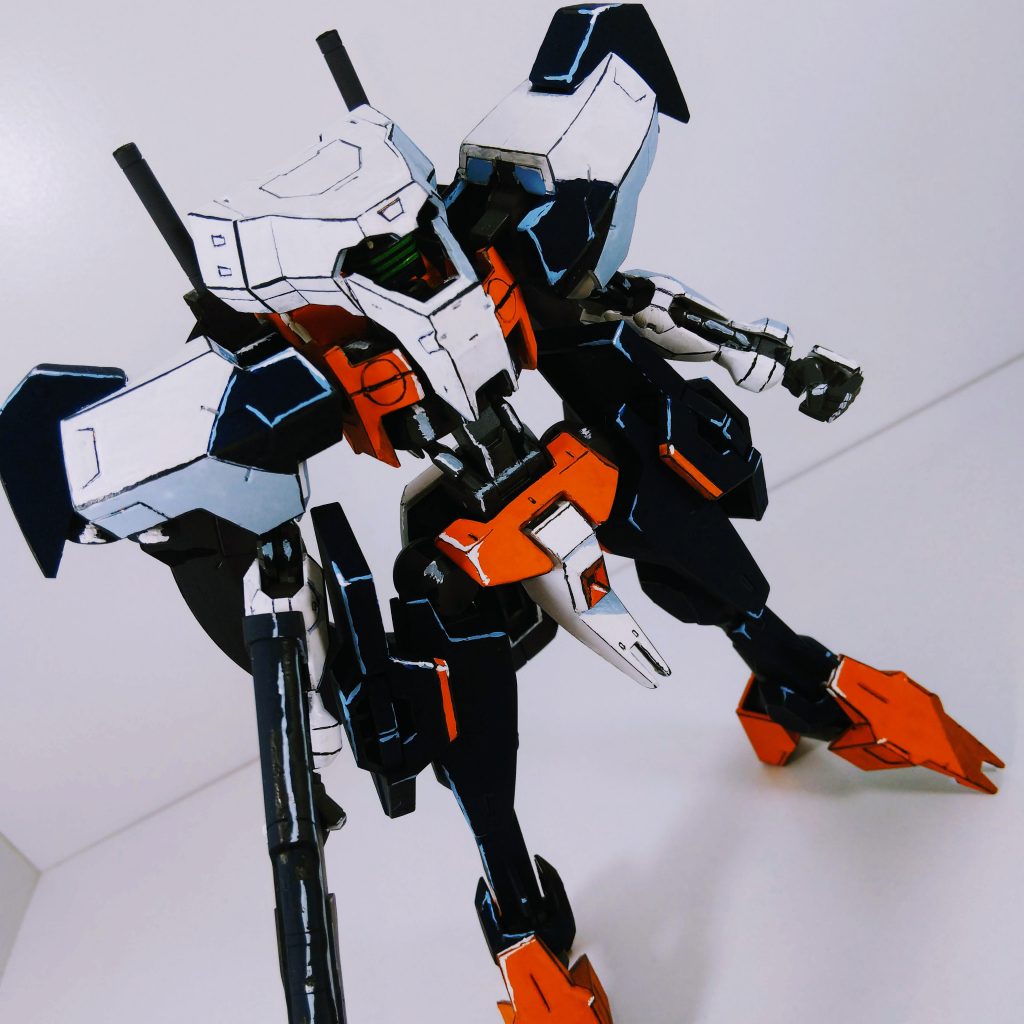 この角度から光を当てているイメージで、ハイライトを入れてみました。