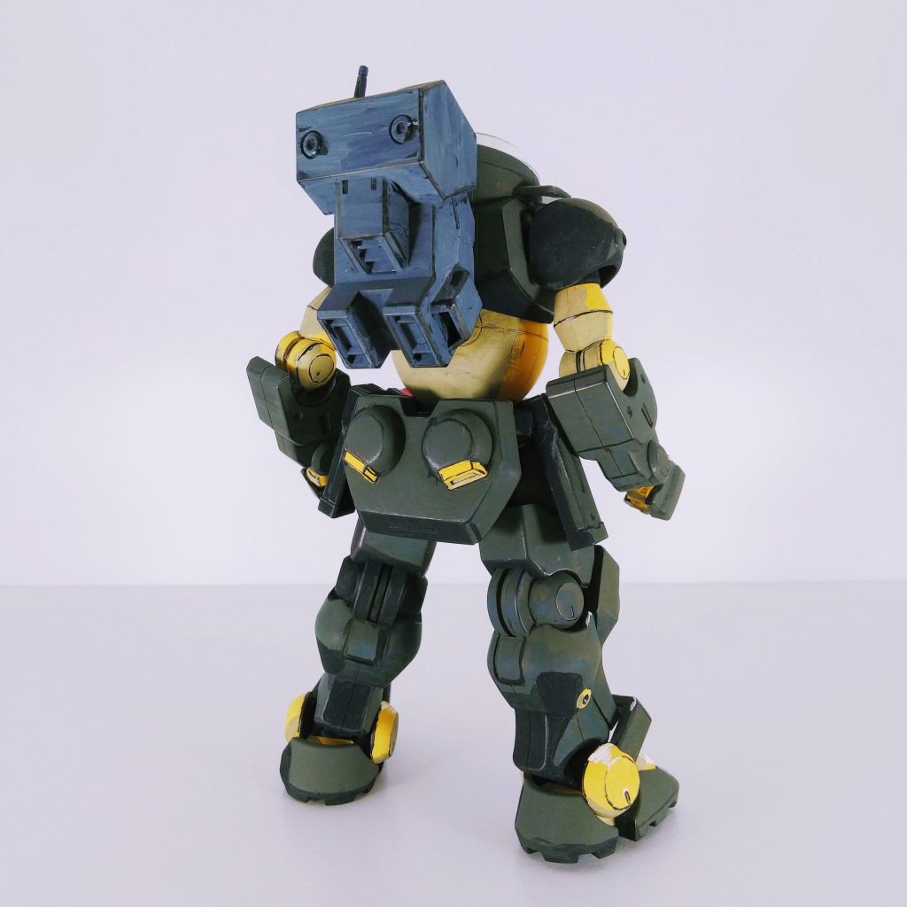 背面は手抜き。