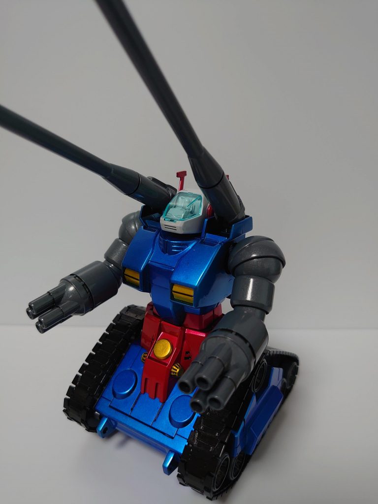 2番手がガンタンク。キャンディ塗装風に塗ってみました。