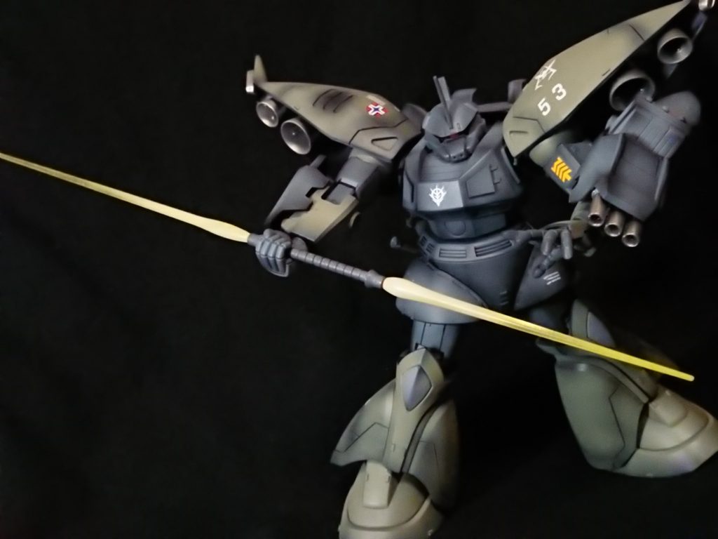 ツインビームサーベル出力向上に伴い使用可能となったビームサーベル。直刀型のサーベルを両面から形成する。