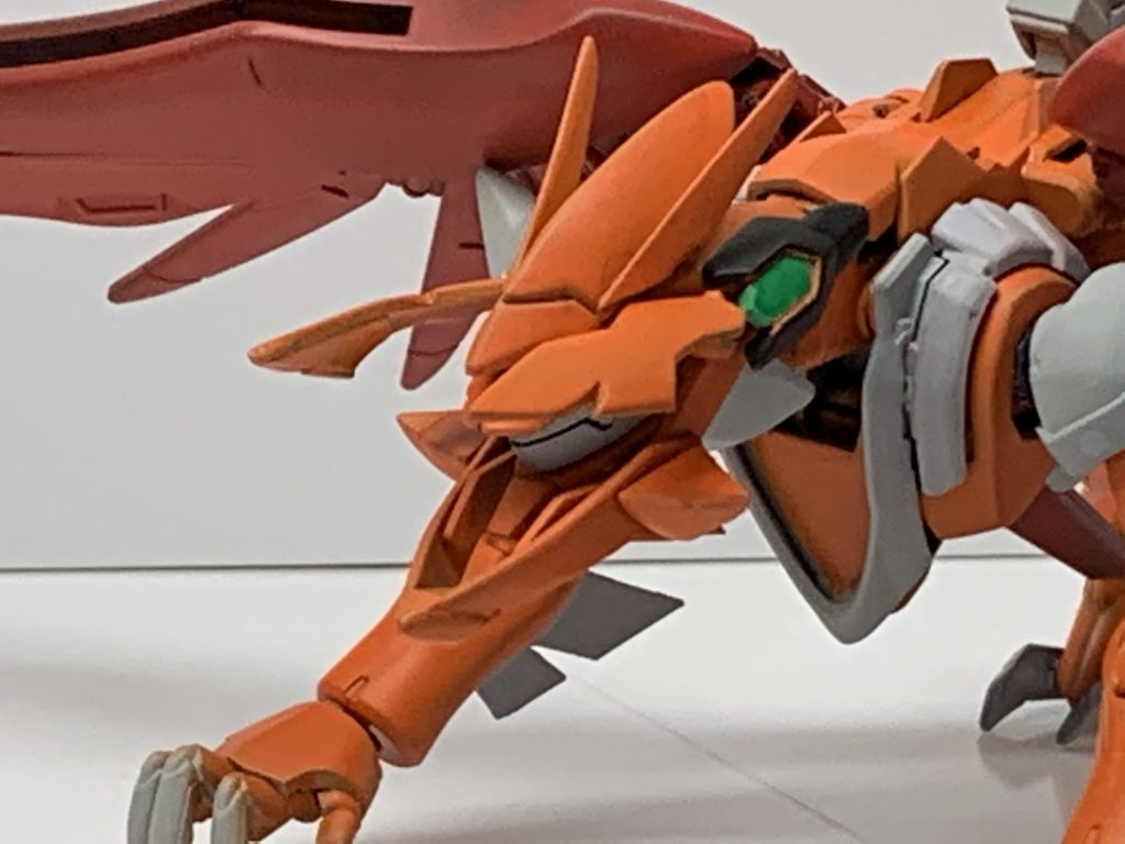 激突形態へ差し替え無しで変形を可能にしています