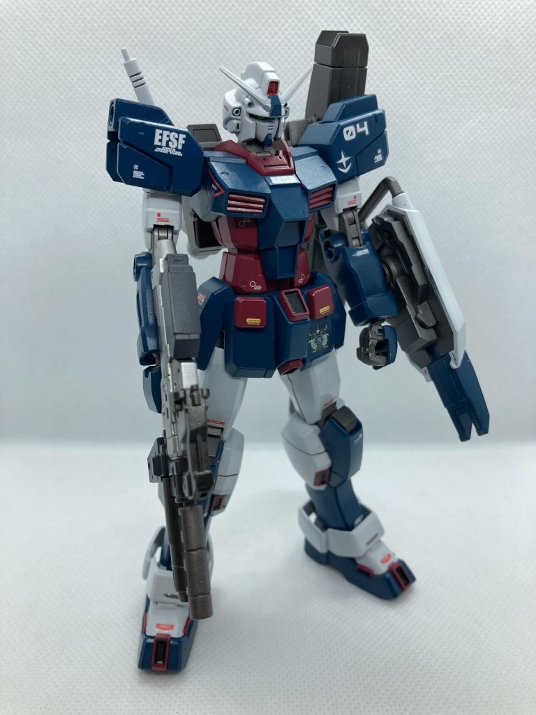 GM/GMの胴体にレオパルド・ダ・ヴィンチの肩を取り付けた際、違和感があったので肩位置を上げるためにジョイント部を加工。普段デカールを沢山貼るのは好きじゃないけど、これも修行と思い沢山貼ってみました。思いつきで貼ったので中々時間がかかりました(^◇^;)