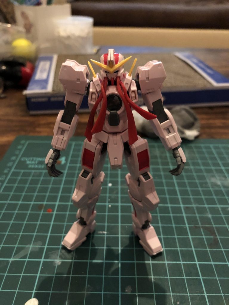 この時点ではそんなに赤くない、、この後クリアーレッドで塗装、赤すぎたかな？