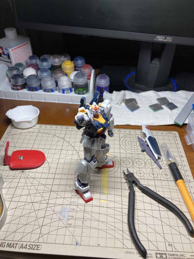 ガンプラ楽しいんだろ？塗ってみな。ガンプラのくせに俺に指図するかわいいやつ