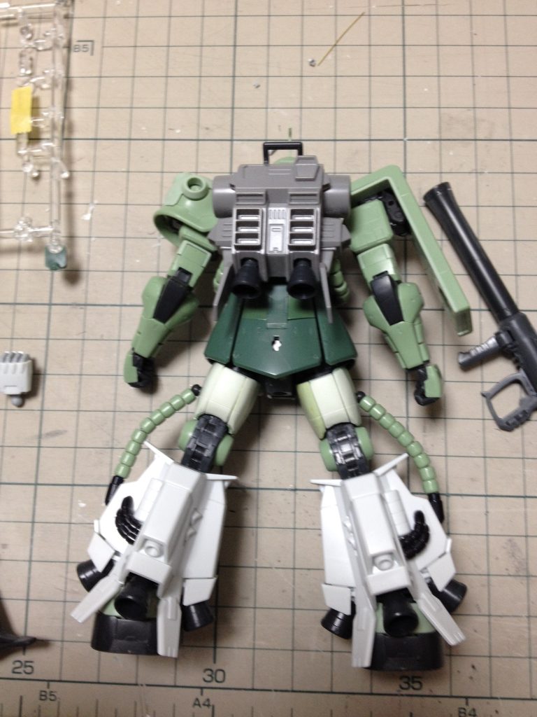 太ももをパテで太らせました。