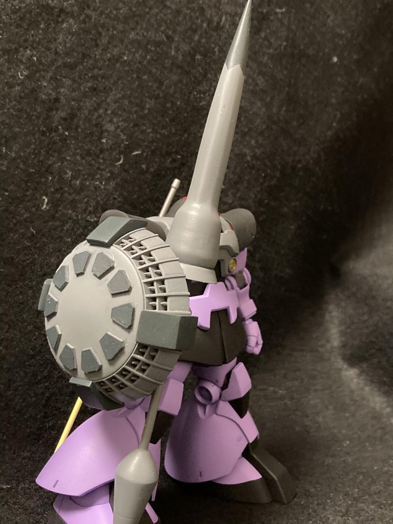 シールドランスも特に特別なことは無く､プラ材とパテによる削り出しで形作りました。