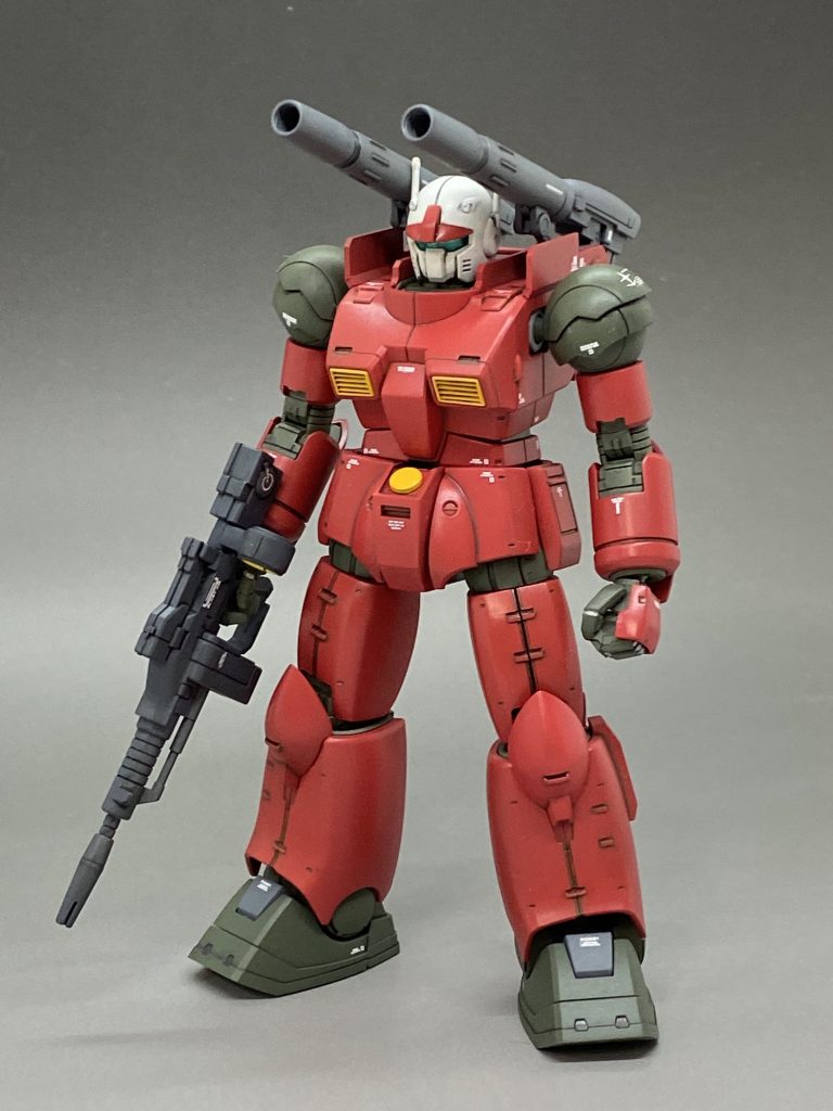 ヒサシをイジって大砲2個、ライフルをオリジンガンダムから拝借って感じです。