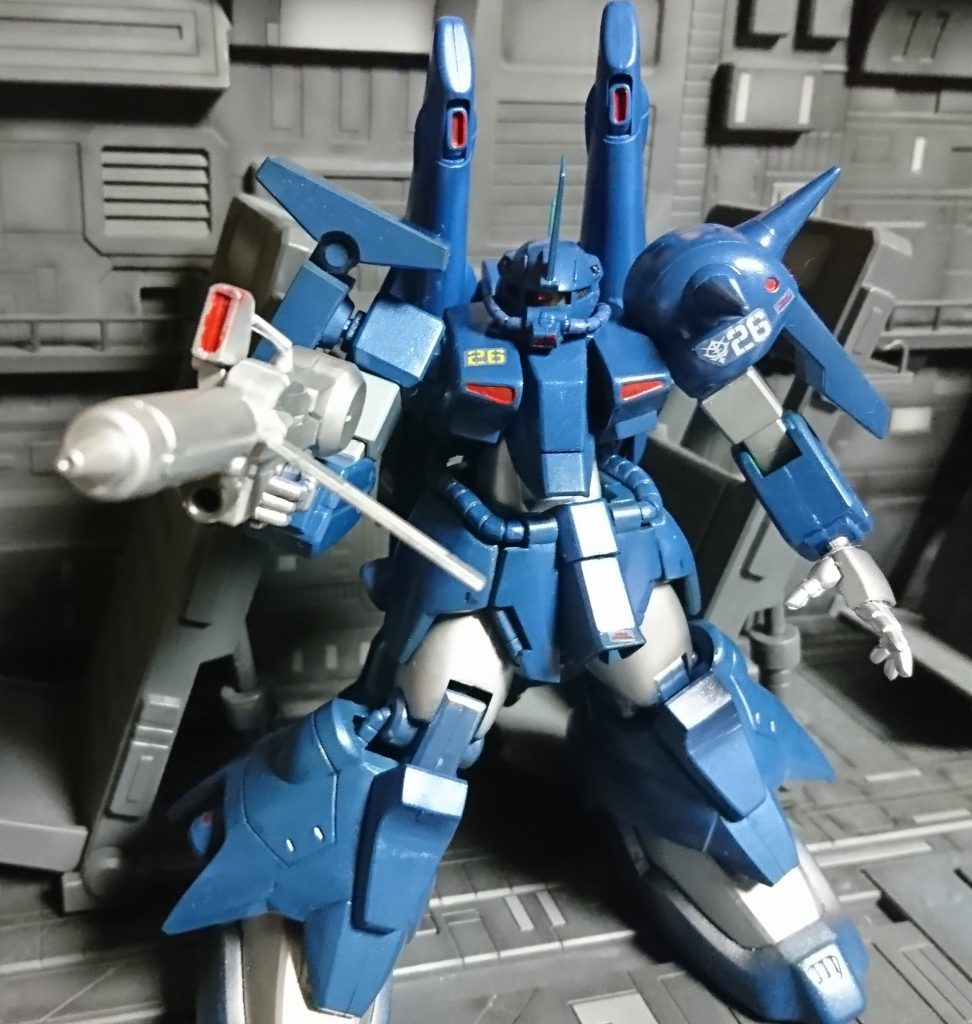 ジャンク入手したときからモノアイはＨアイズ？つけられてたのでそのままで