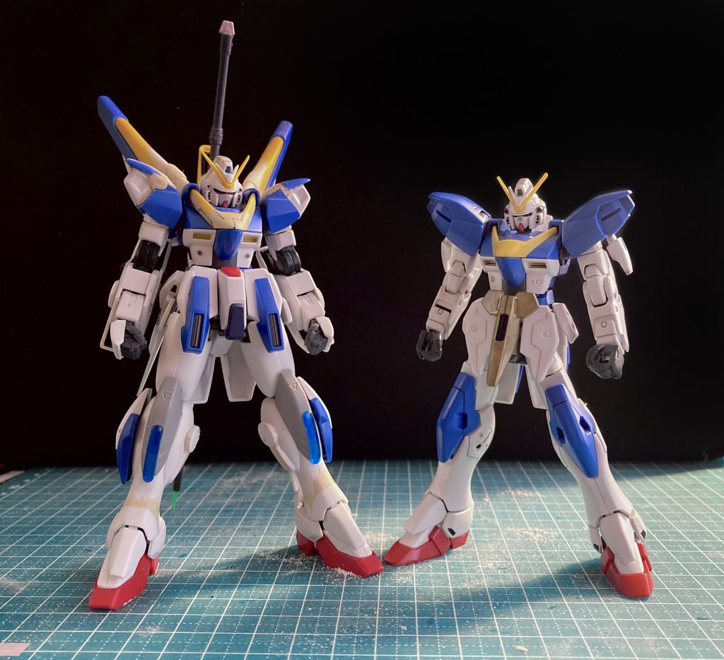 素組みとの比較。だいぶ好みの体型になったなぁ〜（自画自賛）