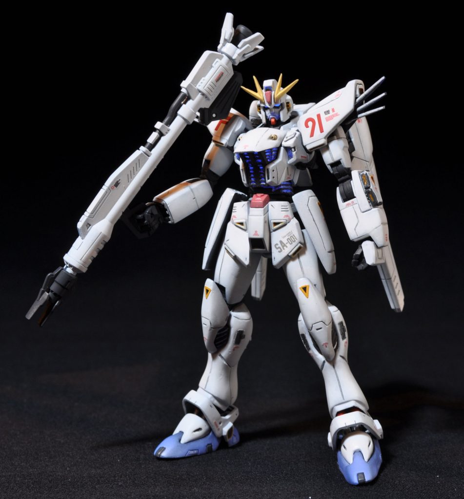 フェイスオープン。肩の放熱フィンはネオジム磁石で取り外しが出来るようになっています。