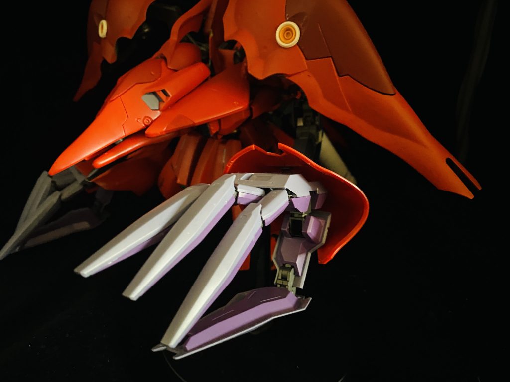 クローは物理的にも使うが、ビームサーベルも生えますが、エフェクターパーツ無くした…！