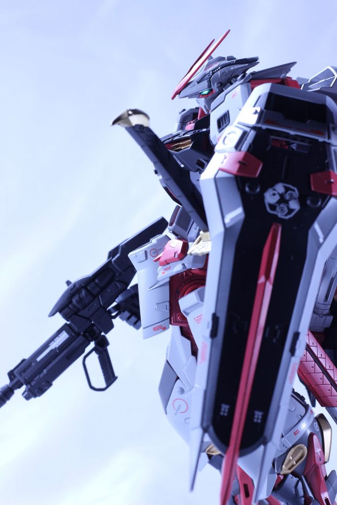 大きな改修点などはありませんが、ホワイトを嫌いグレーベースでの塗装としました。赤はクレオス モンザレッド3とガイアブリリアントピンク2で調色。「女の子がしてたら一発で好きになる口紅の色」と名付けてます( - ̀ω -́ )✧