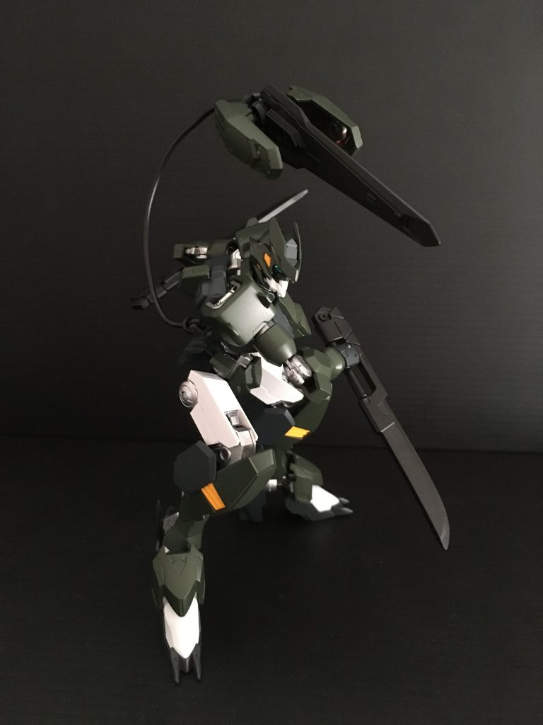 機動性に優れたチェシャキャットは三刀流による近接戦を最も得意とする。