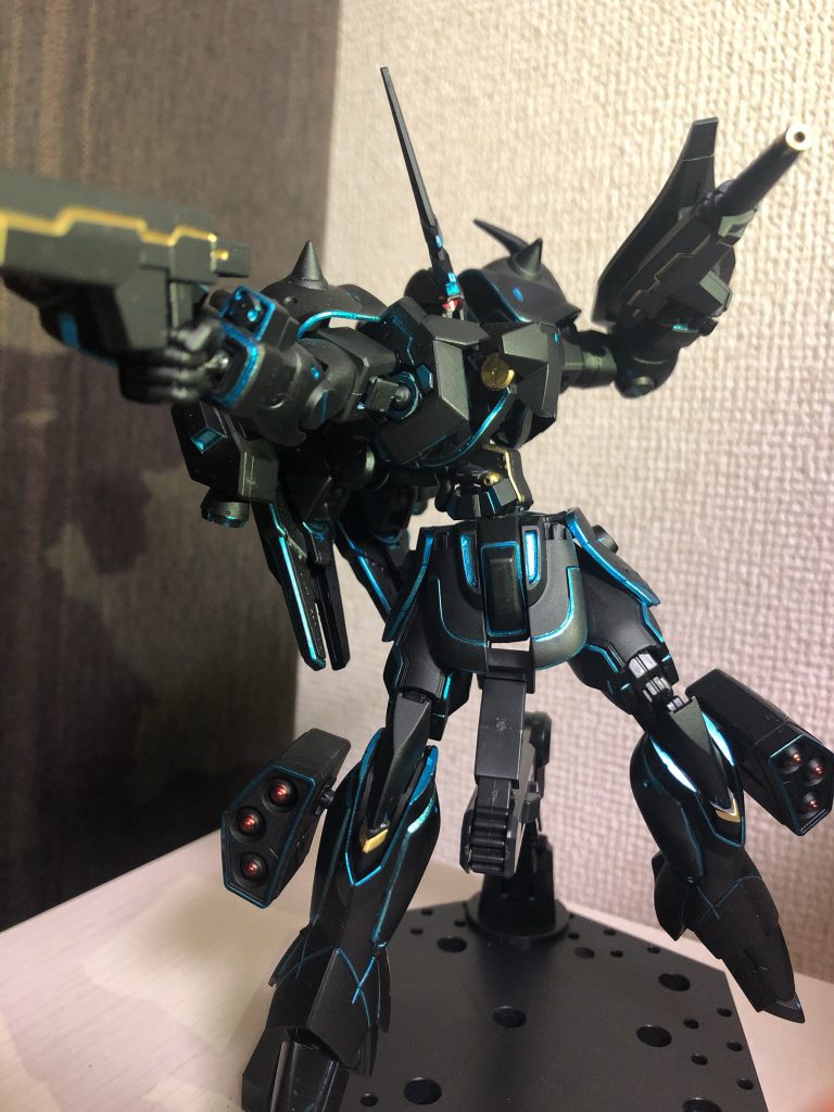 下半身は旧キットを使用してるので、動かせ辛いのが残念ポイント、、