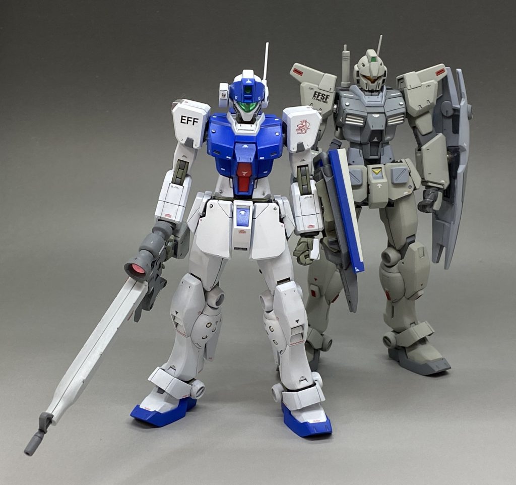 以前、作成したジムカスタムと記念撮影です。