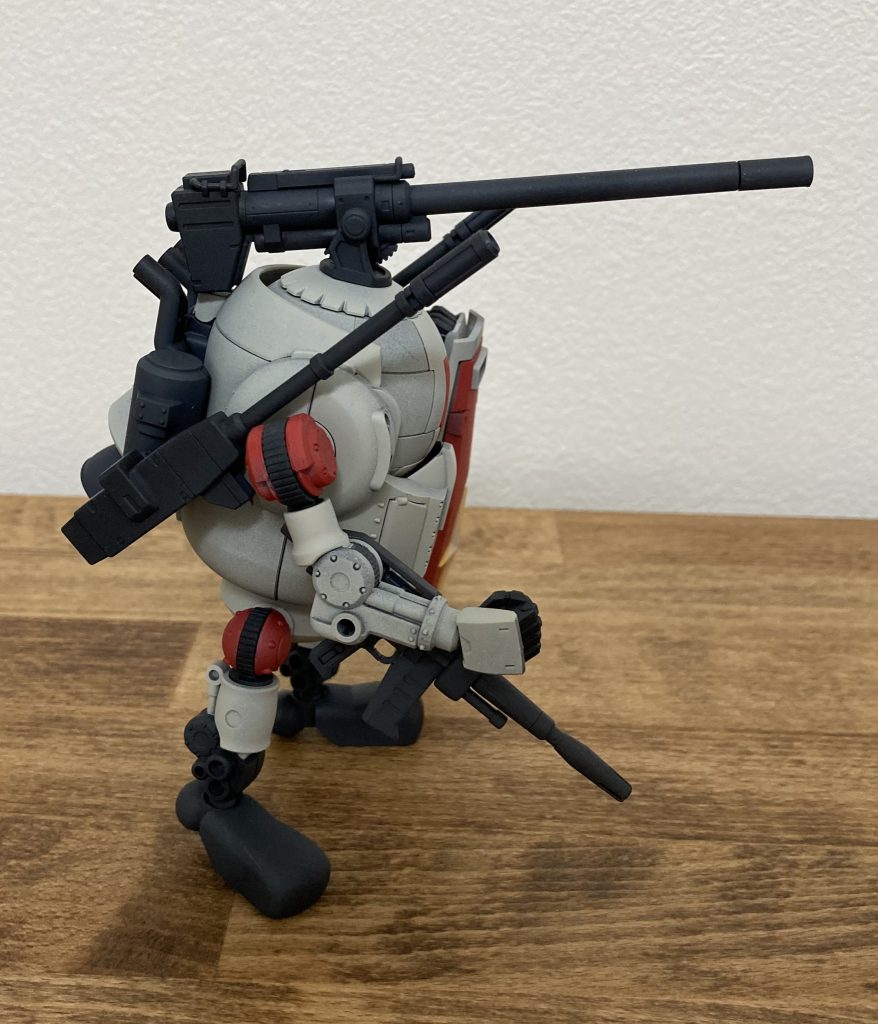 右から。穴あけやパテ埋めなど一切しないで組み合わせられるのが良いです。